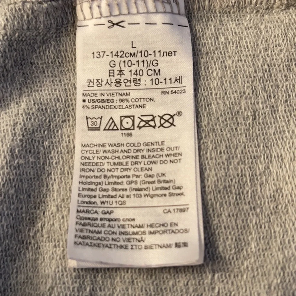 GAP gray knee